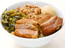 魯肉飯（ルーローハン)